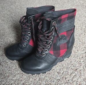 Sorel Lexie Buffalo Plaid Wedge Boots Size 7
